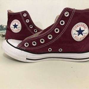 Maroon Converse size 7